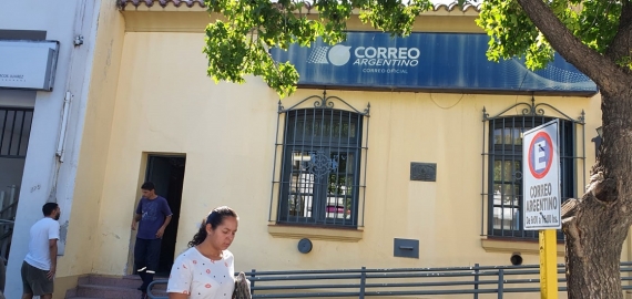 Una mujer afectada por una descarga eléctrica motivó el cierre temporario del edificio de Correo Argentino