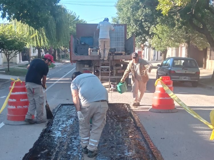 Intensa jornada de obras y mantenimiento urbano en diversos sectores de la ciudad