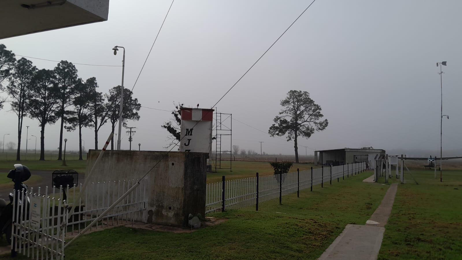 Una densa niebla sobre Marcos Juárez con visibilidad reducida a menos de 800 metros