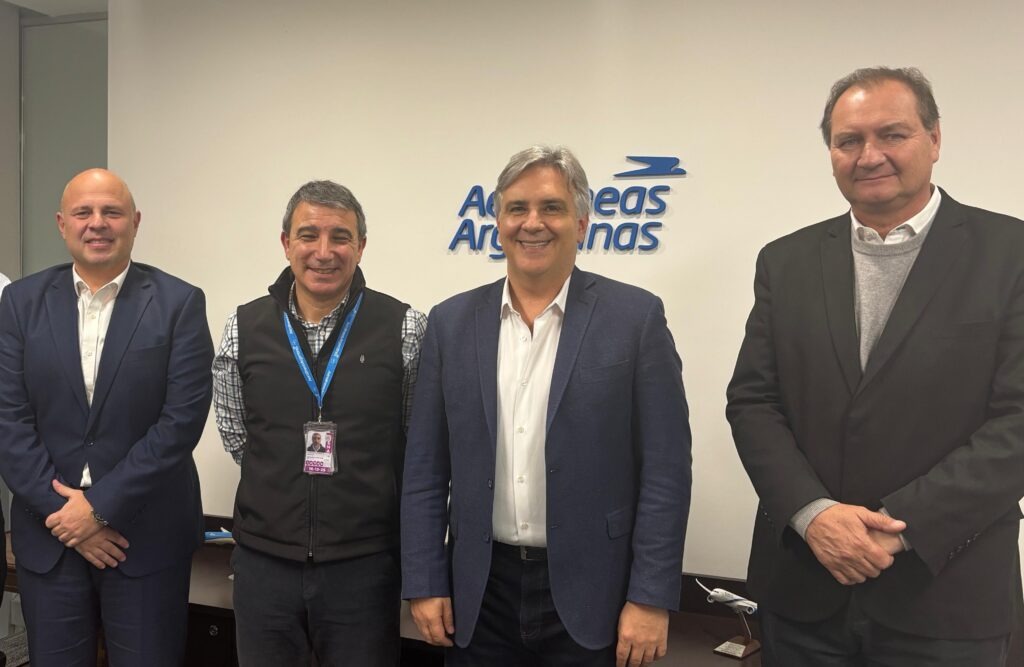 Llaryora y Aerolíneas trazan el plan para un hub logístico líder en el interior