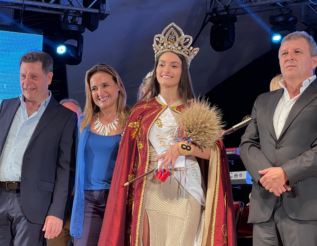 La representante de la Fiesta Provincial del Trigo santafesina, Delfina Ferracuti, de San Genaro, es la flamante reina nacional del trigo