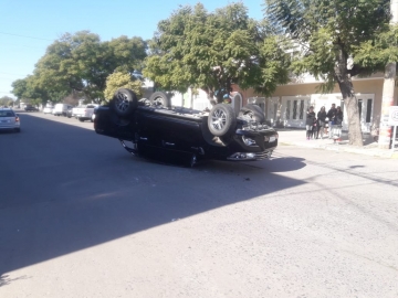 Leones:  chocaron una camioneta y un automóvil sin lesionados