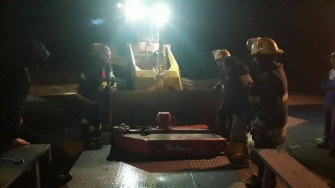 Tortugas: cayó implemento agrícola de un camión en la ruta 9