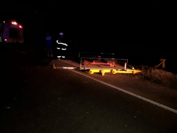Tortugas: cayó implemento agrícola de un camión en la ruta 9