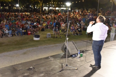 Más de 5.000 personas disfrutaron de la noche inaugural de verano en el Anfiteatro
