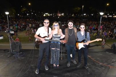 Más de 5.000 personas disfrutaron de la noche inaugural de verano en el Anfiteatro
