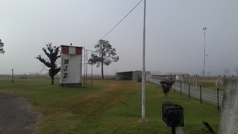 Una densa niebla sobre Marcos Juárez con visibilidad reducida a menos de 800 metros