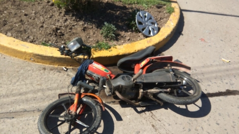 Armstrong: motociclista sufrió fracturas tras chocar con un automóvil 