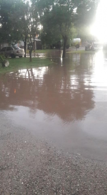 Armstrong: cayeron 232 milímetros,  bomberos y municipio trabajaron todo el fin de semana