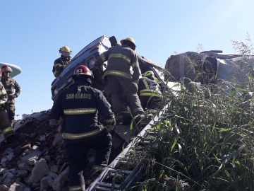 Bomberos de Armstrong campeones del desafío de habilidades en Gálvez