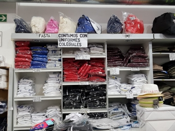 Útiles escolares: la familia compró distinto este año en Tienda Los Amigos 