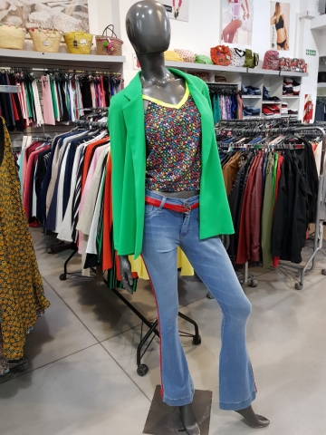 Útiles escolares: la familia compró distinto este año en Tienda Los Amigos 