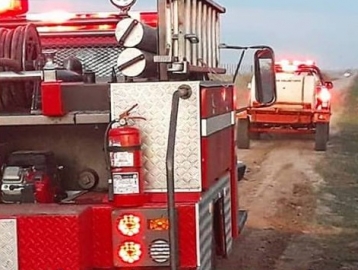 Marcos Juárez: incendios en simultáneo de cosechadoras al sur de la ciudad 