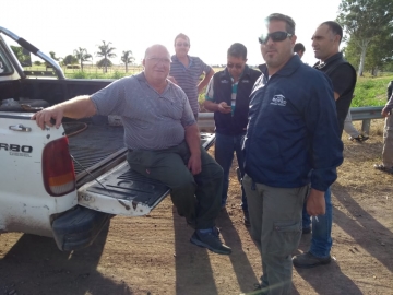 Camioneros reclaman frente a la planta de la cooperativa Unión
