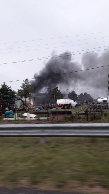 Marcos Juárez: incendio en el galpón de pintura de Bertotto Boglione