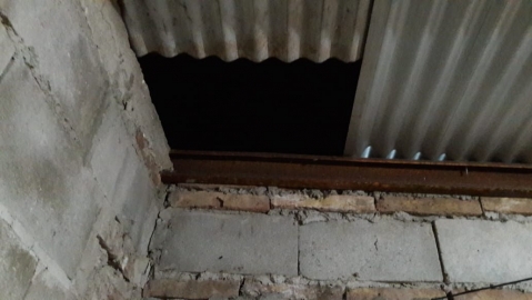 Leones: una familia fue evacuada por el viento que se llevó parte del techo de su vivienda