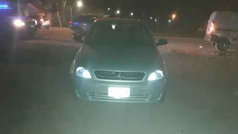 Leones: una pareja sufrió lesiones en sus miembros al chocar con un automóvil