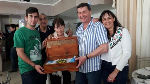 Hijos de Veteranos de Malvinas piden embanderar los frentes para homenajear a los héroes
