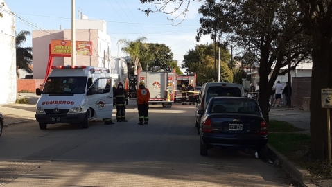 Marcos Juárez: Incendio de un auto que estaba en un garaje