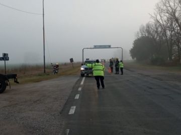Fallece motociclista tras impactar con una camioneta en Las Parejas

