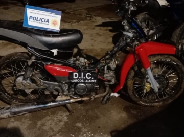 Menores lastimaron a policías y dañaron el patrullero