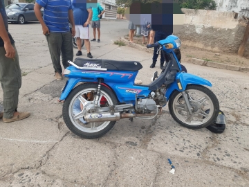Choque entre moto y camioneta entre Garibaldi y Teodolinda

