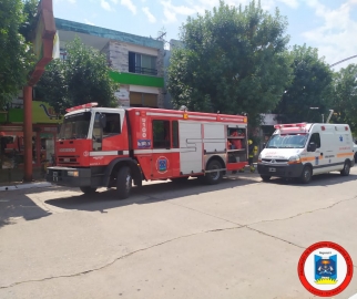 Llegó por su cuenta al hospital tras volcar en su auto