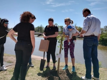 Plantando Vida celebró su última edición de 2022 con más de 300 ejemplares plantados