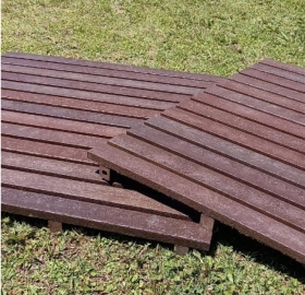 Eco Mundo: fabricación de productos de madera plástica con materiales reciclados