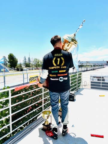 “Nunca bajamos los brazos y por eso se dio el resultado”, dijo Brian Massa sobre su triunfo en la Fórmula Renault Plus