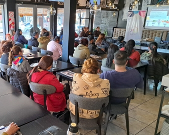 Más de 40 asistentes en la primera jornada del curso de Mozo y Camarera 