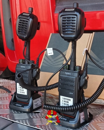 Bomberos adquirió nuevos radios handys y lanzas de agua