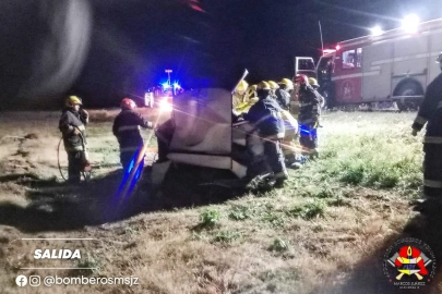Dos heridos en un accidente entre auto y camioneta en Ruta 12