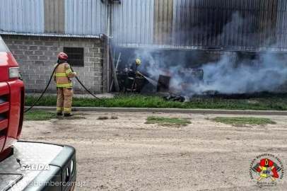 Incendio de residuos provocaron la salida de Bomberos con riesgo de propagación dentro del Parque industrial