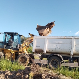 Limpiaron el desagüe sureste que estaba obstruido por la gran cantidad de basura arrojada