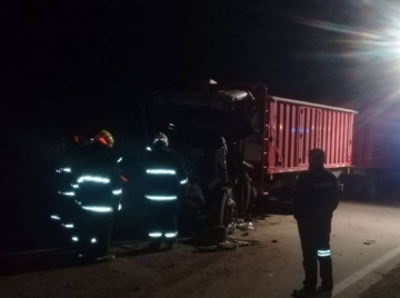 Marcos Juárez: accidente múltiple entre camiones con un conductor fracturado