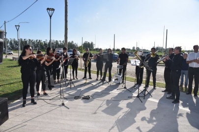 Inauguraron la Plaza Genola en el marco del hermanamiento con la comuna de Genola, Italia