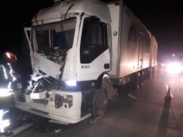 Armstrong: camionero sufrió fractura al impactar de atras otro camión que se dio a la fuga